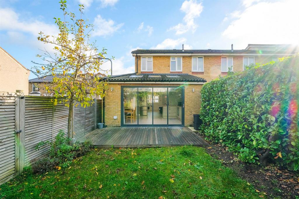 64 Nightingale Lane-25 resized.jpg