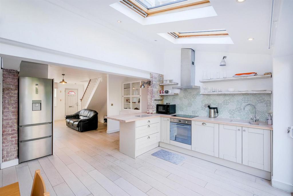 64 Nightingale Lane-11 resized.jpg