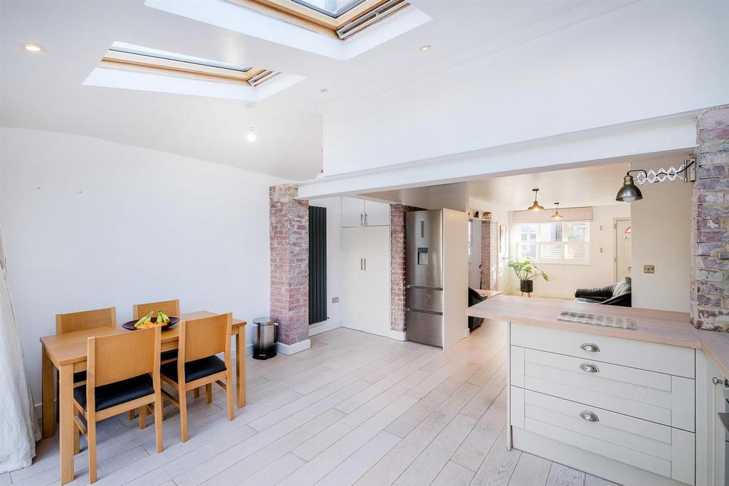 64 Nightingale Lane-12 resized.jpg