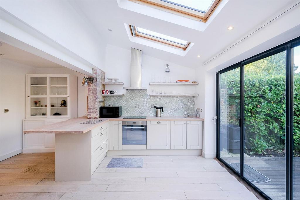 64 Nightingale Lane-10 resized.jpg