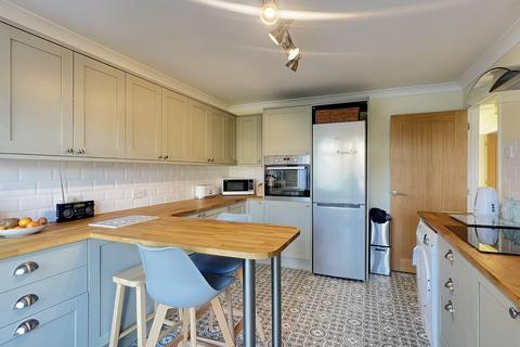 24 Lowefields, Earls Colne, Colchester, CO6 2LH