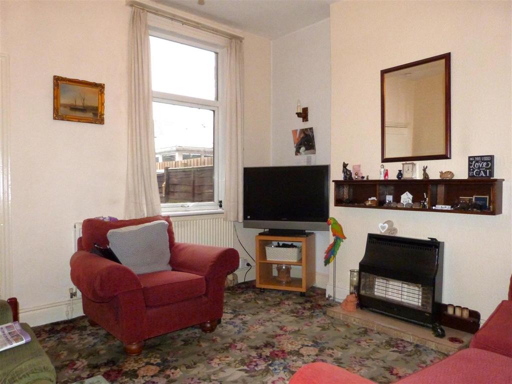 Melton Road, Syston 2 bed terraced house for sale £185,000