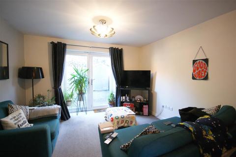 2 bedroom terraced house to rent - Poplars Grove, Off Wragby Road