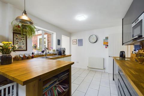 18 Clement Close, Branston, Lincoln, LN4 1UJ