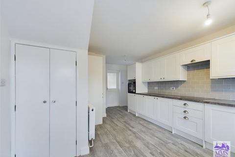 2 Albatross Avenue, Rochester, ME2 2XL