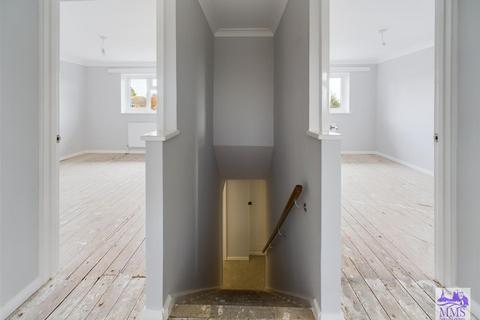 2 Albatross Avenue, Rochester, ME2 2XL