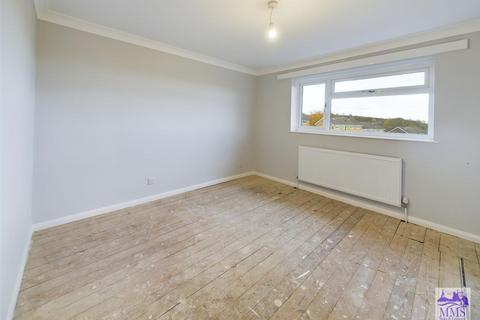 2 Albatross Avenue, Rochester, ME2 2XL