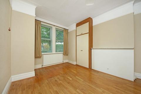 28 Windermere Road, London, W5 4TD