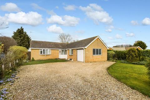 3 bedroom detached bungalow for sale - Manor Farm Drive, Sturton By Stow
