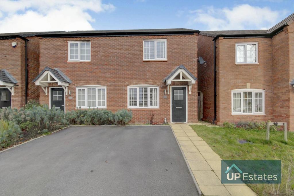 John Murphy Gardens, Coundon, Coventry 2 bed semidetached house for