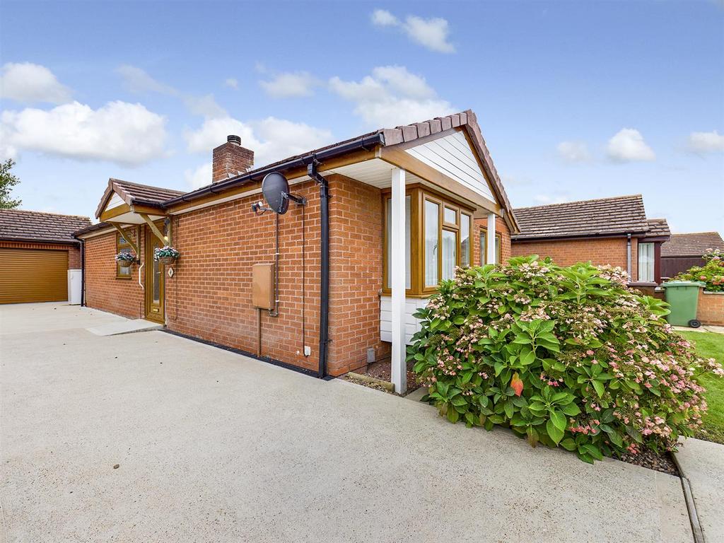 Witchford Close, Lincoln 3 bed detached bungalow for sale £240,000