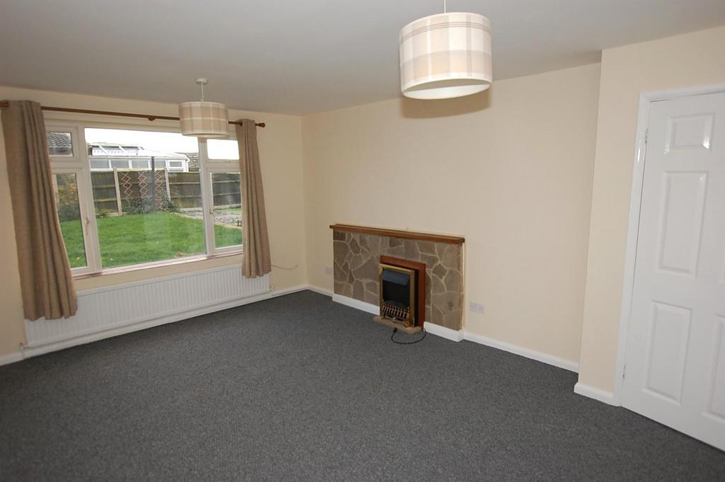 School Road, Lingwood 3 bed semidetached bungalow to rent £850 pcm