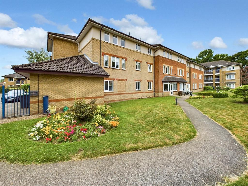 Minster Court, Bracebridge Heath 2 bed apartment for sale £134,500