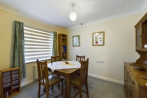 2 bedroom apartment for sale, Minster Court, Bracebridge Heath