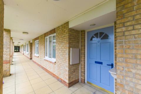 2 bedroom flat for sale, Minster Court, Bracebridge Heath, Lincoln