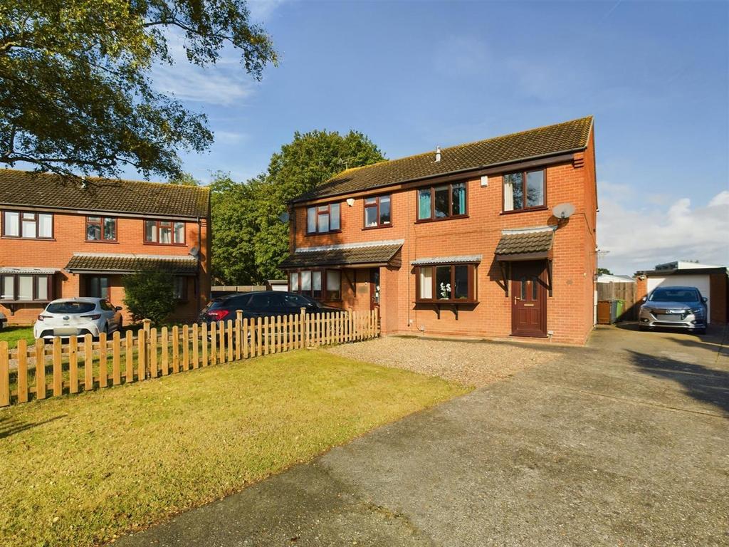 Lydd Close, Lincoln 3 bed semidetached house for sale £215,000