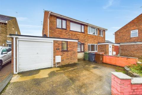 3 bedroom semi-detached house for sale, Snowdon Close, Lincoln