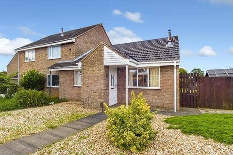 2 bedroom semi-detached bungalow for sale - Montaigne Crescent, Lincoln