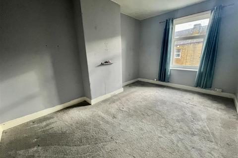 2 bedroom house for sale, Catherine Street, Elland