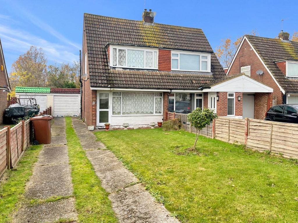 Cleves Way, Ashford TN23 2 bed semidetached house for sale £230,000