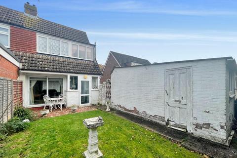 37 Cleves Way, Ashford, TN23 5DE