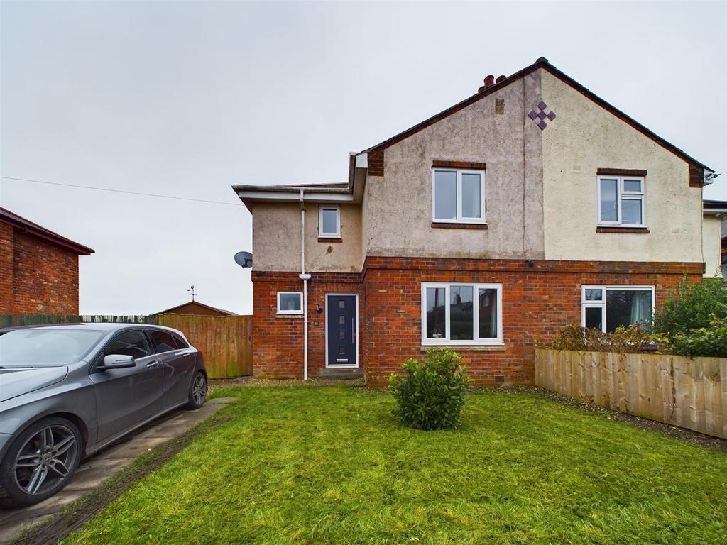 Queensgate Square, Bridlington 3 bed semidetached house for sale £