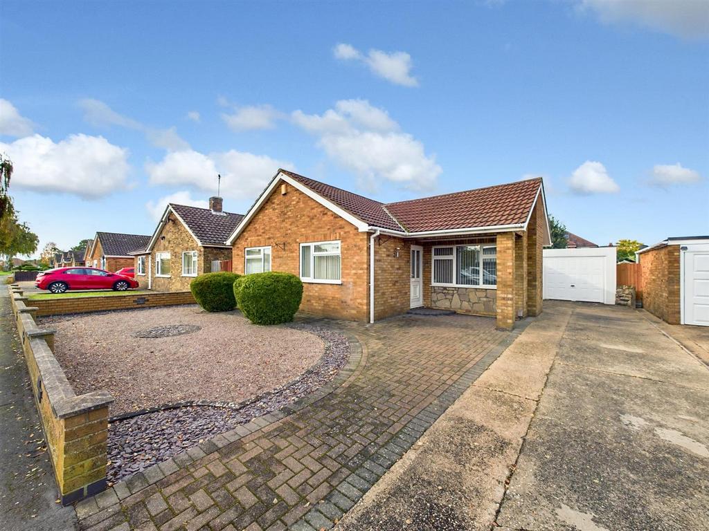 Kinder Avenue, North Hykeham, Lincoln 3 bed detached bungalow for sale £265,000