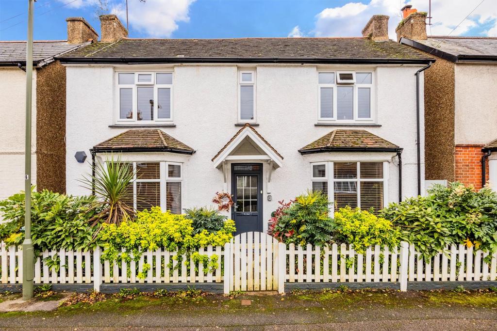 Ferndale Road, Banstead 3 bed detached house for sale £580,000