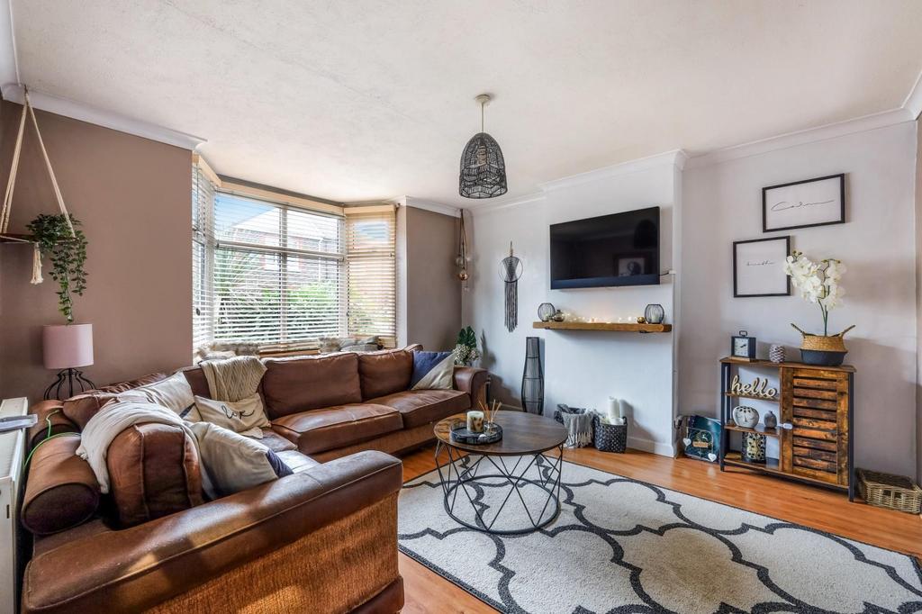 Ferndale Road, Banstead 3 bed detached house for sale £580,000