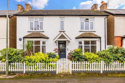 54 Ferndale Road, Banstead, SM7 2EX