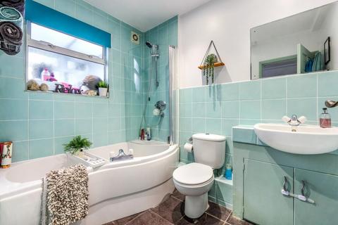 54 Ferndale Road, Banstead, SM7 2EX