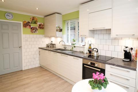 3 bedroom semi-detached bungalow for sale - Award Road, Fleet GU52