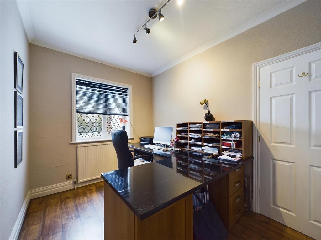 Bedroom: