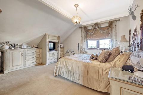 14 Manor Road, Chigwell, IG7 5PD