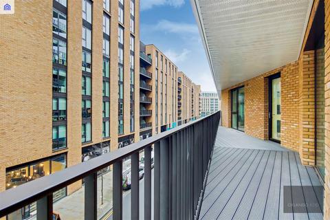 2 bedroom apartment to rent, Mercier Court, Royal Wharf