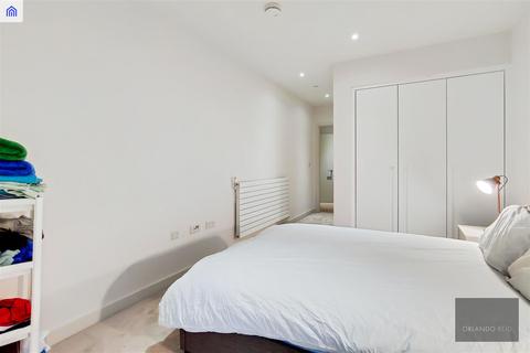 2 bedroom apartment to rent, Mercier Court, Royal Wharf