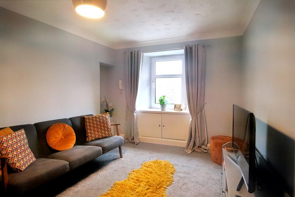 High Street, Dunblane, FK15 2 bed flat for sale £129,000