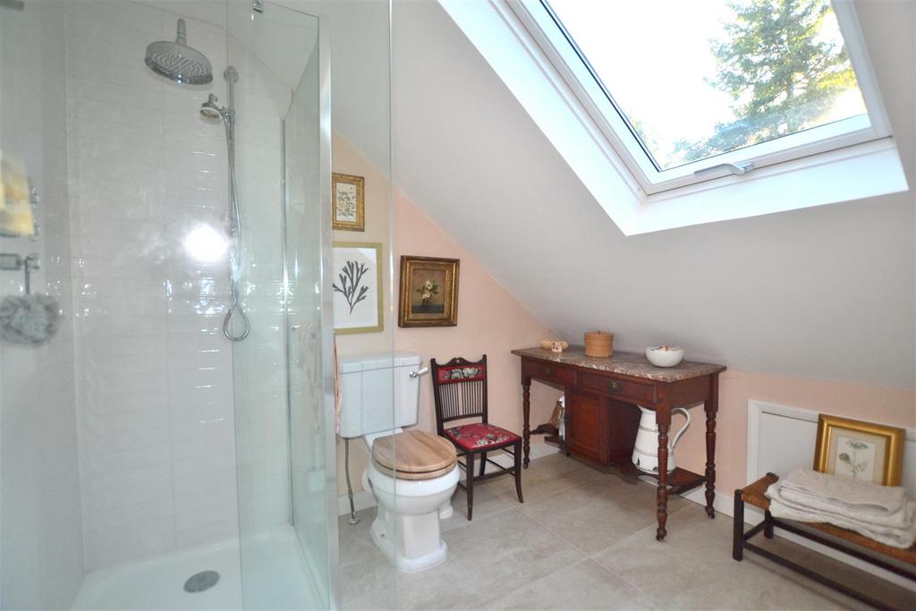 Master En-Suite.JPG