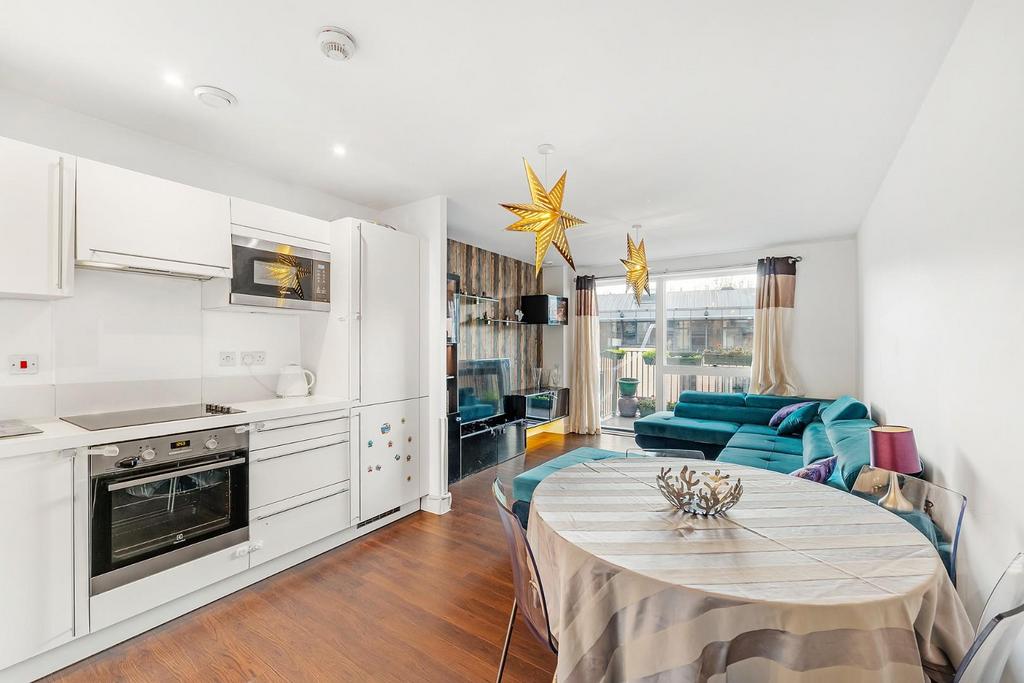 Carney Place, SW9 2 bed flat for sale £575,000