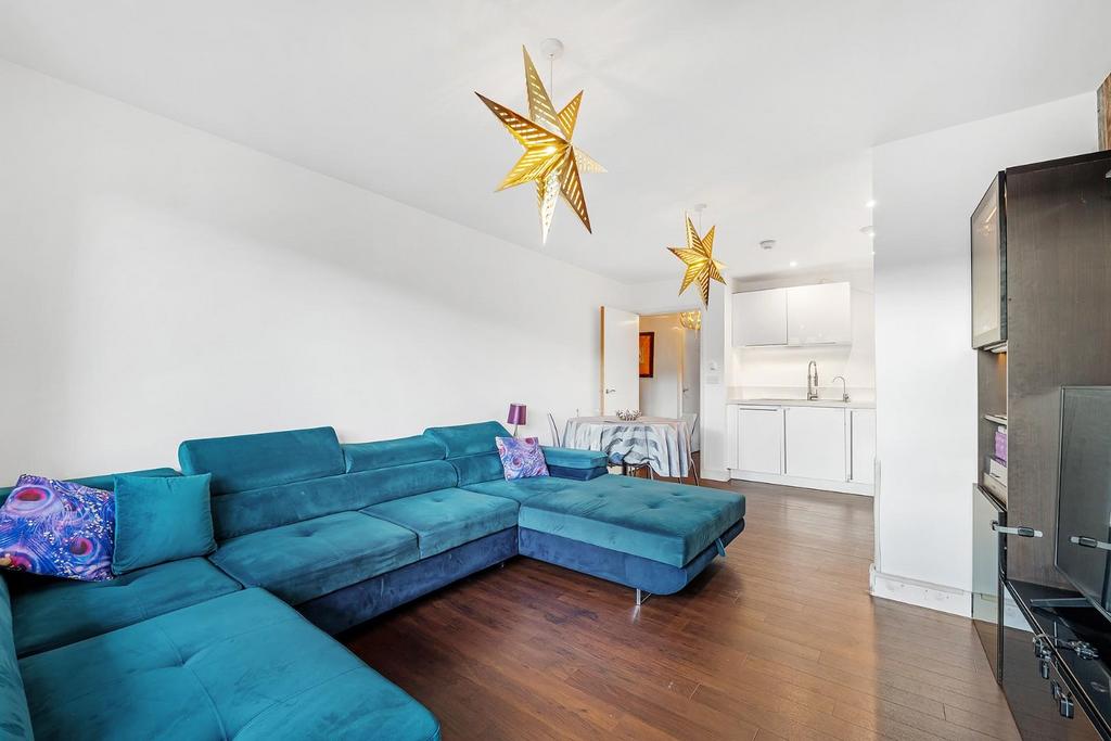 Carney Place, SW9 2 bed flat for sale £575,000