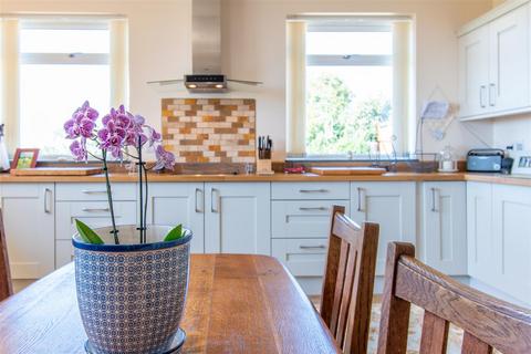3 bedroom detached bungalow for sale - Trenewan, Looe