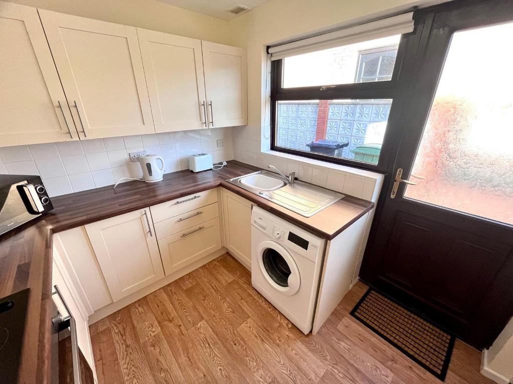 KITCHEN 2.jpg