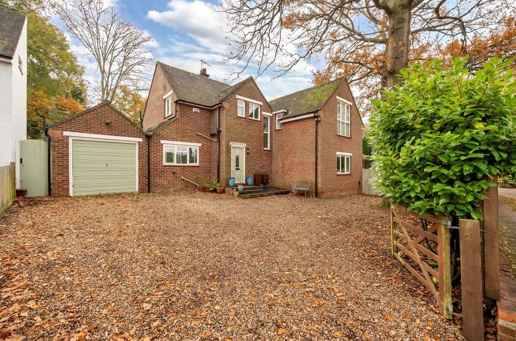 Forest Road, Chandler's Ford 4 bed detached house for sale £875,000