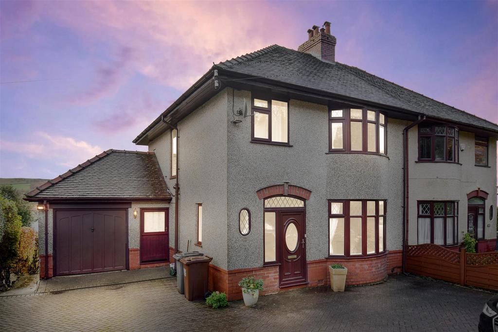 Green Lane, Buxton 3 bed semidetached house for sale £440,000
