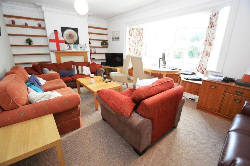 Quarryheads Lane DH1 8 bed house £802 pcm (£185 pw)