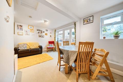 101 Broadgate Walk, Horsforth, Leeds, LS18 4EZ