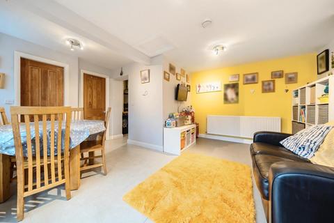 101 Broadgate Walk, Horsforth, Leeds, LS18 4EZ