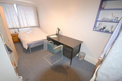 6 bedroom semi-detached house to rent - Danes Road, Exeter, EX4 4LS