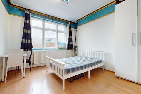 3 bedroom flat to rent - Talgarth Road, West Kensington W14