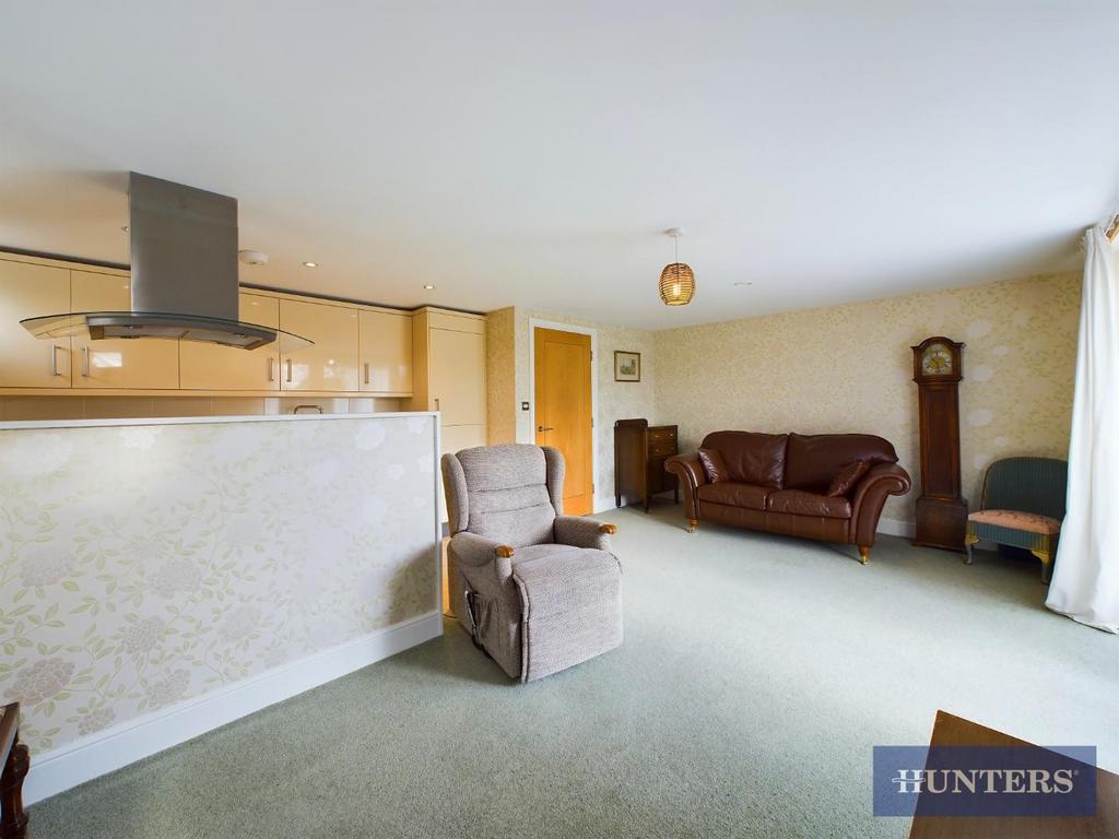 Scalby Mills Road, Scarborough 2 bed apartment for sale £190,000